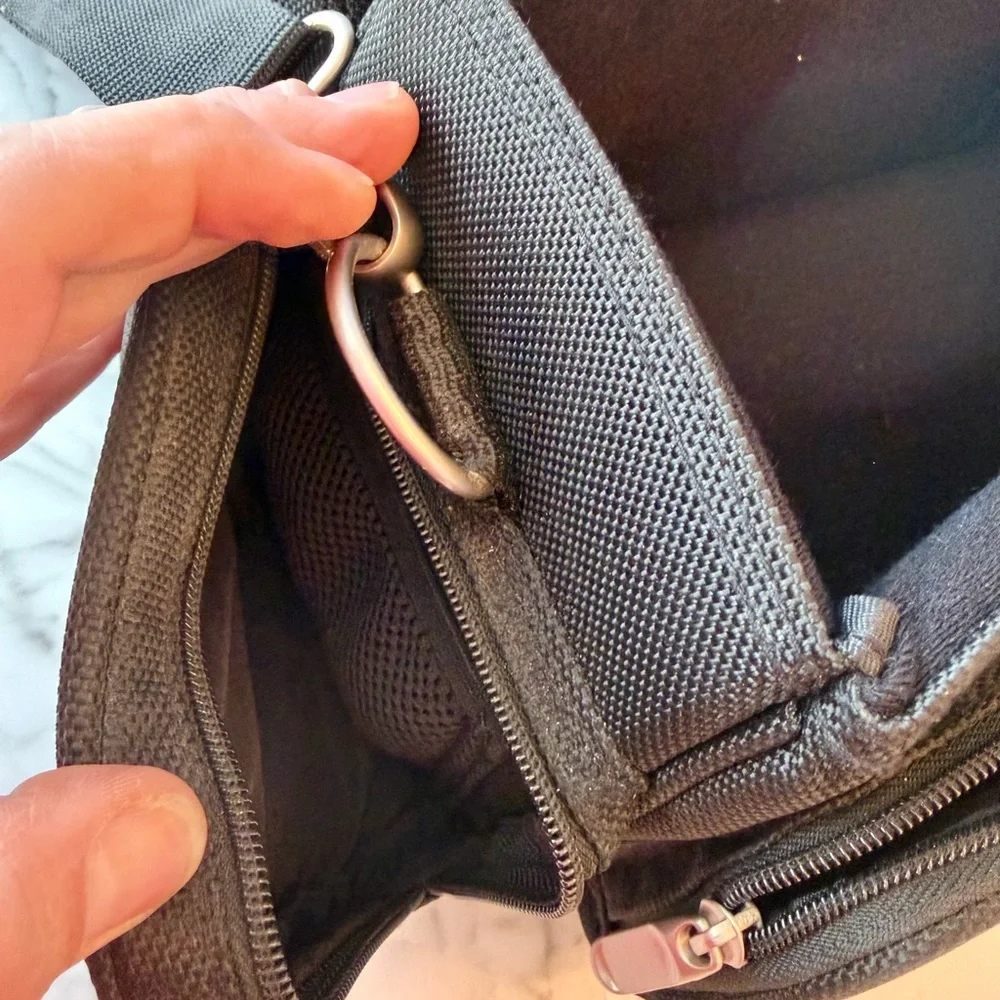 Sony Handycam Digital Camcorder Black Hard Shell Carrying Case w/ Shoulder Strap